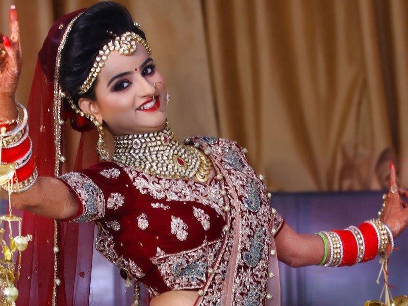 Who can help in finding the best wedding photographers in Delhi NCR?